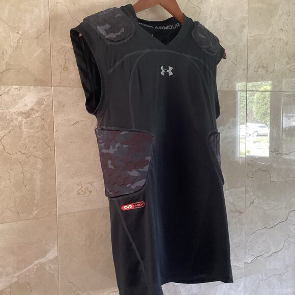 Under Armour Game Day Armour Camo 5-Pad Top – Size Large, Compression Protection - Picture 4 of 10